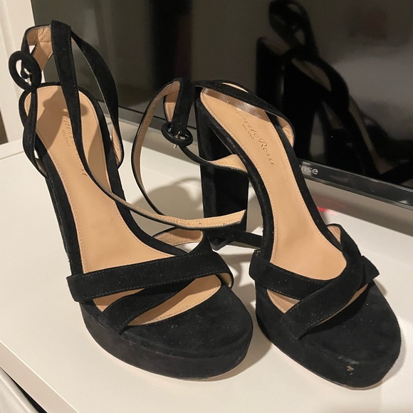 Gianvito Rossi Sheridan Platform Heel - Picture 2 of 8